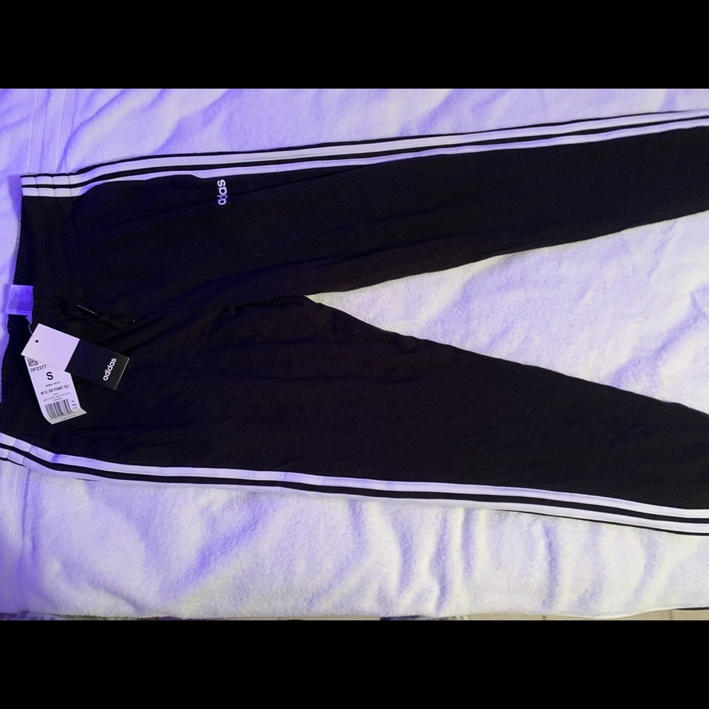 4 Womens small Sweats/leggings